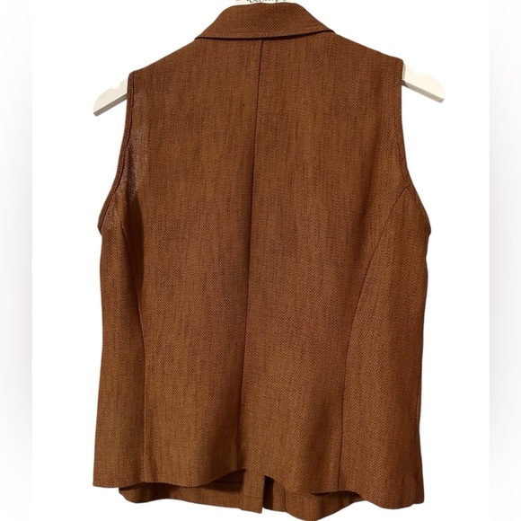 Vintage sleeveless Danny & Nicole top with wooden bead embellishments. - Picture 2 of 5